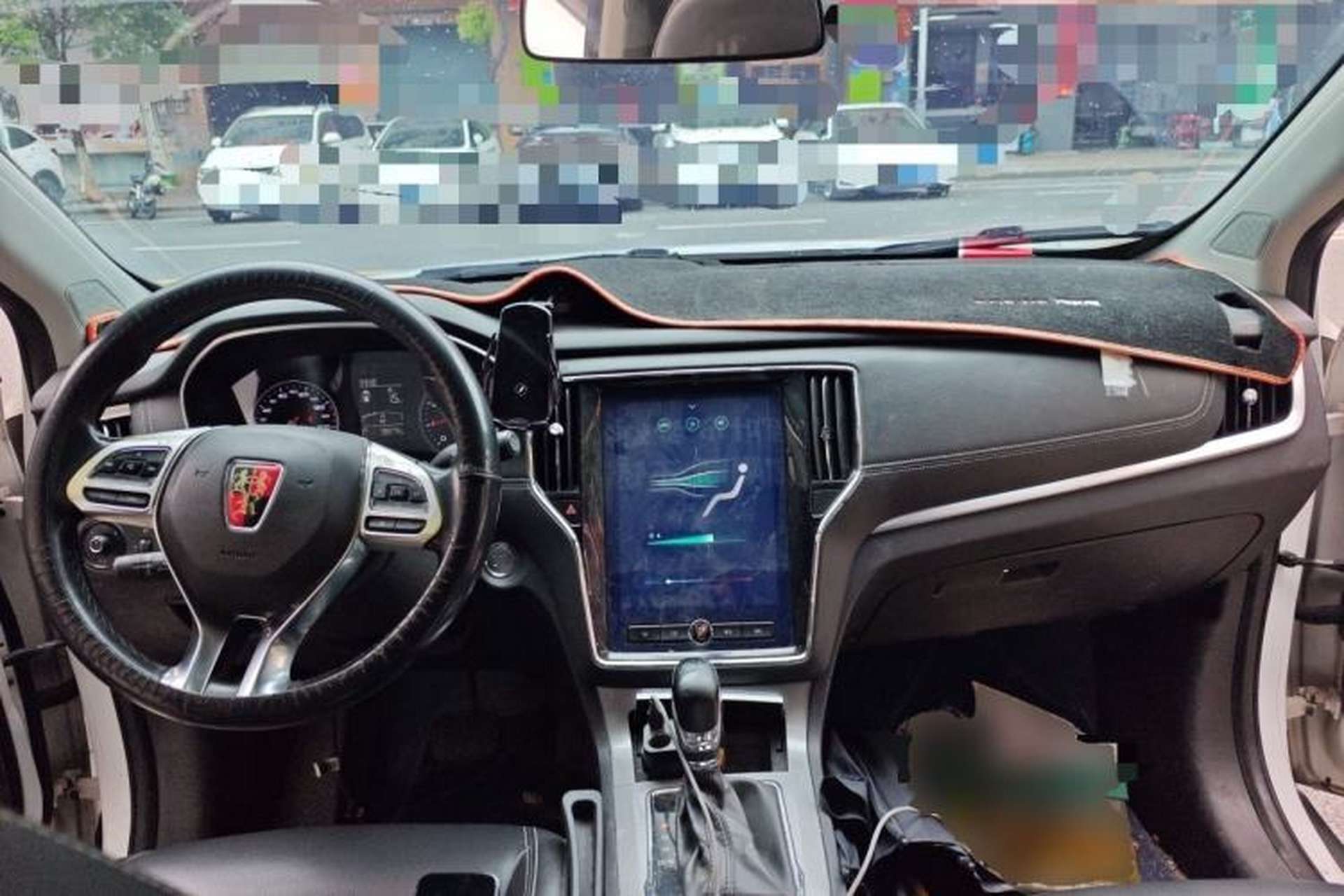 Used Roewe RX5 2019 20T Two-Wheel Drive Automatic 4G Connected Platinum Edition Center Console