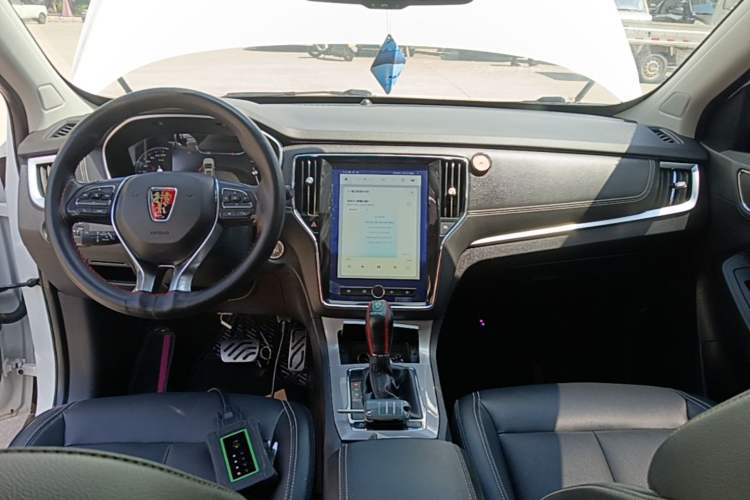 Used Roewe RX5 2019 30T Two-Wheel Drive Automatic Ali SmartConnect Platinum Edition Center Console