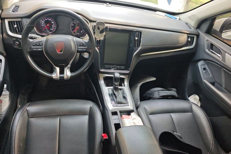 Used Roewe RX5 2019 20T Two-Wheel Drive Automatic 4G Connected Platinum Edition Center Console