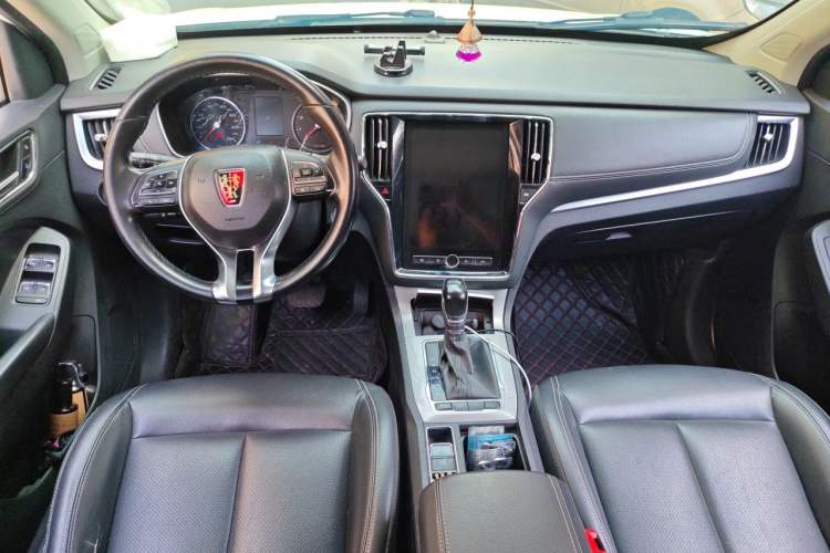 Used Roewe RX5 2019 20T Two-Wheel Drive Automatic 4G Connected Platinum Edition Center Console