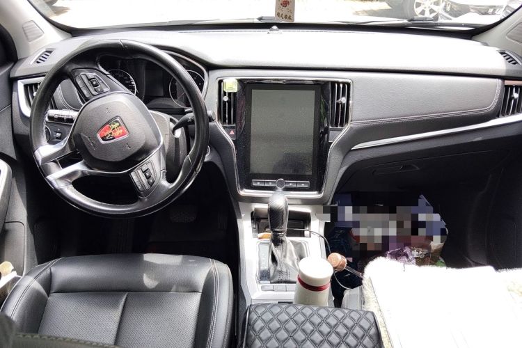 Used Roewe RX5 2019 20T Two-Wheel Drive Automatic 4G Connected Platinum Edition Center Console