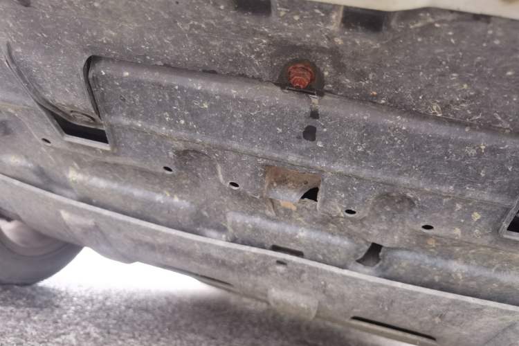 Used Roewe RX5 2019 20T Two-Wheel Drive Automatic 4G Connected Platinum Edition Chassis Front