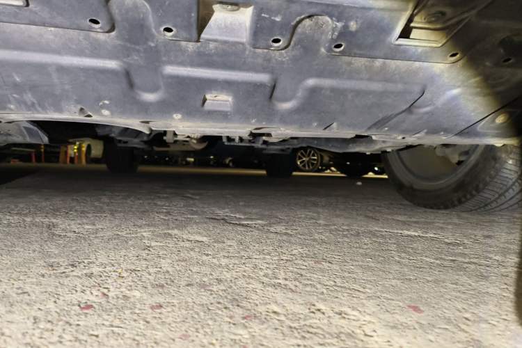 Used Roewe RX5 2019 20T Two-Wheel Drive Automatic 4G Connected Platinum Edition Chassis Front