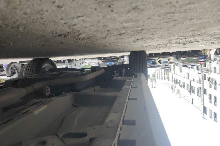 Used Roewe RX5 2019 20T Two-Wheel Drive Automatic 4G Connected Platinum Edition Chassis Front Right