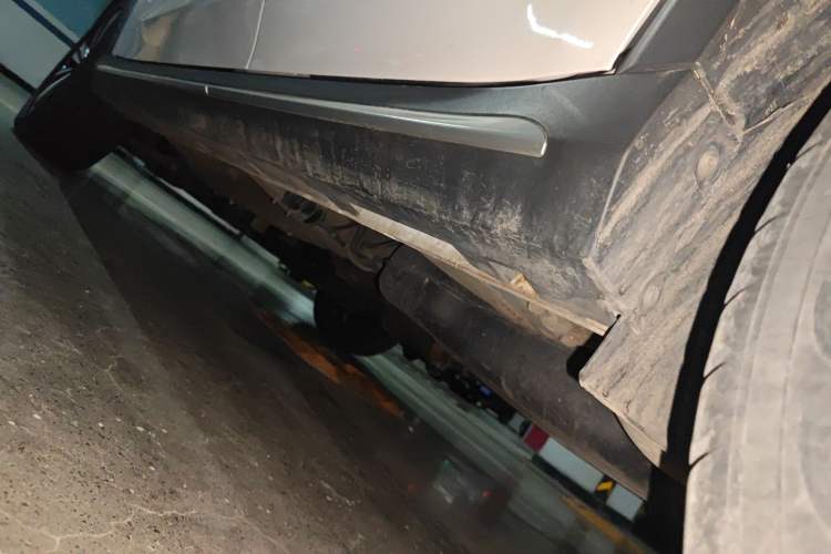 Used Roewe RX5 2019 20T Two-Wheel Drive Automatic 4G Connected Platinum Edition Chassis Rear Left