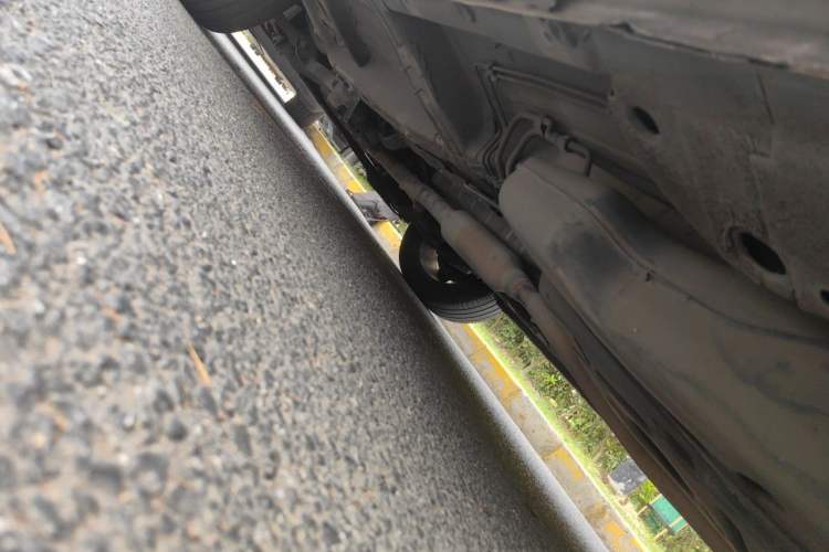 Used Roewe RX5 2019 20T Two-Wheel Drive Manual 4G Connect Platinum Edition Chassis Rear Left