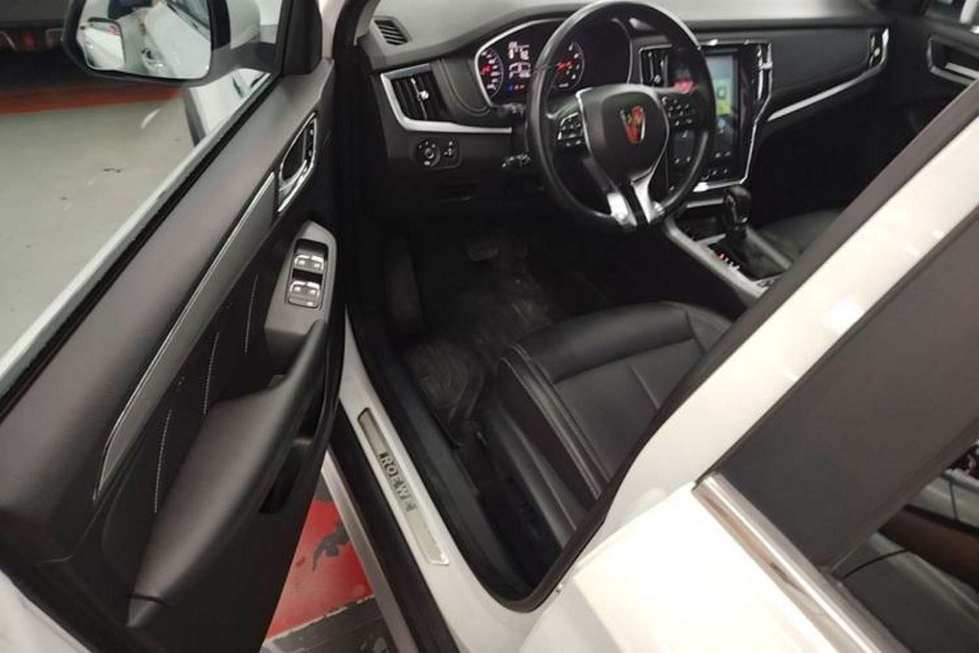 Used Roewe RX5 2019 20T Two-Wheel Drive Automatic 4G Connected Platinum Edition Driver Seat