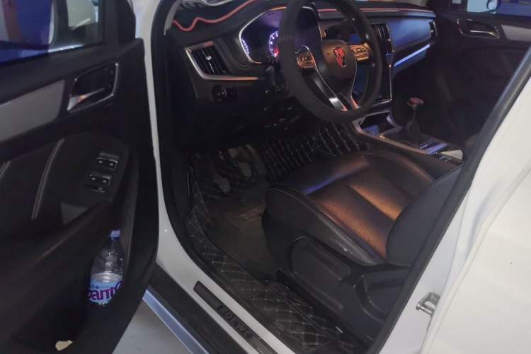 Used Roewe RX5 2019 20T Two-Wheel Drive Manual 4G Connect Platinum Edition Driver Seat