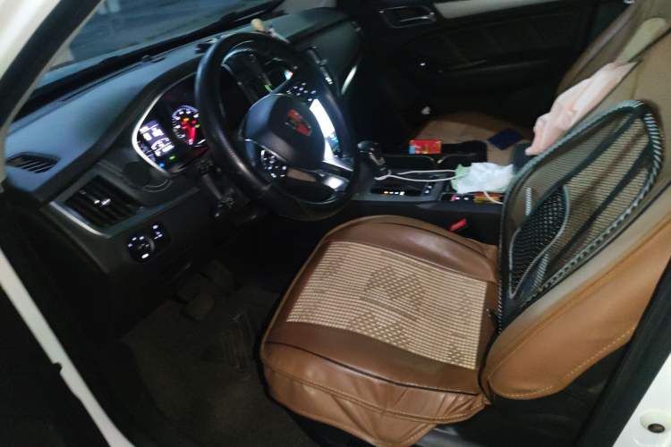 Used Roewe RX5 2019 20T Two-Wheel Drive Automatic 4G Connected Platinum Edition Driver Seat