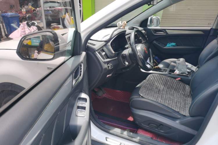 Used Roewe RX5 2019 20T Two-Wheel Drive Automatic Ali Smart Connectivity Platinum Edition Driver Seat