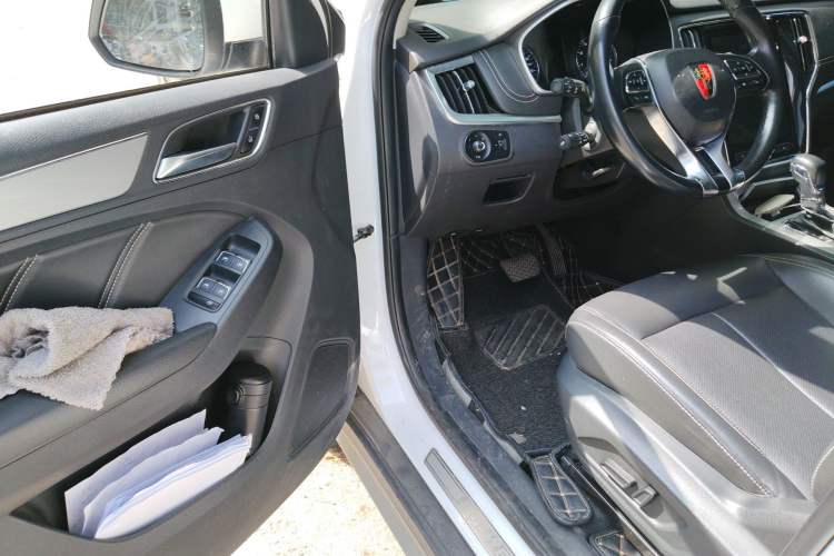 Used Roewe RX5 2019 20T Two-Wheel Drive Automatic 4G Connected Platinum Edition Driver Seat
