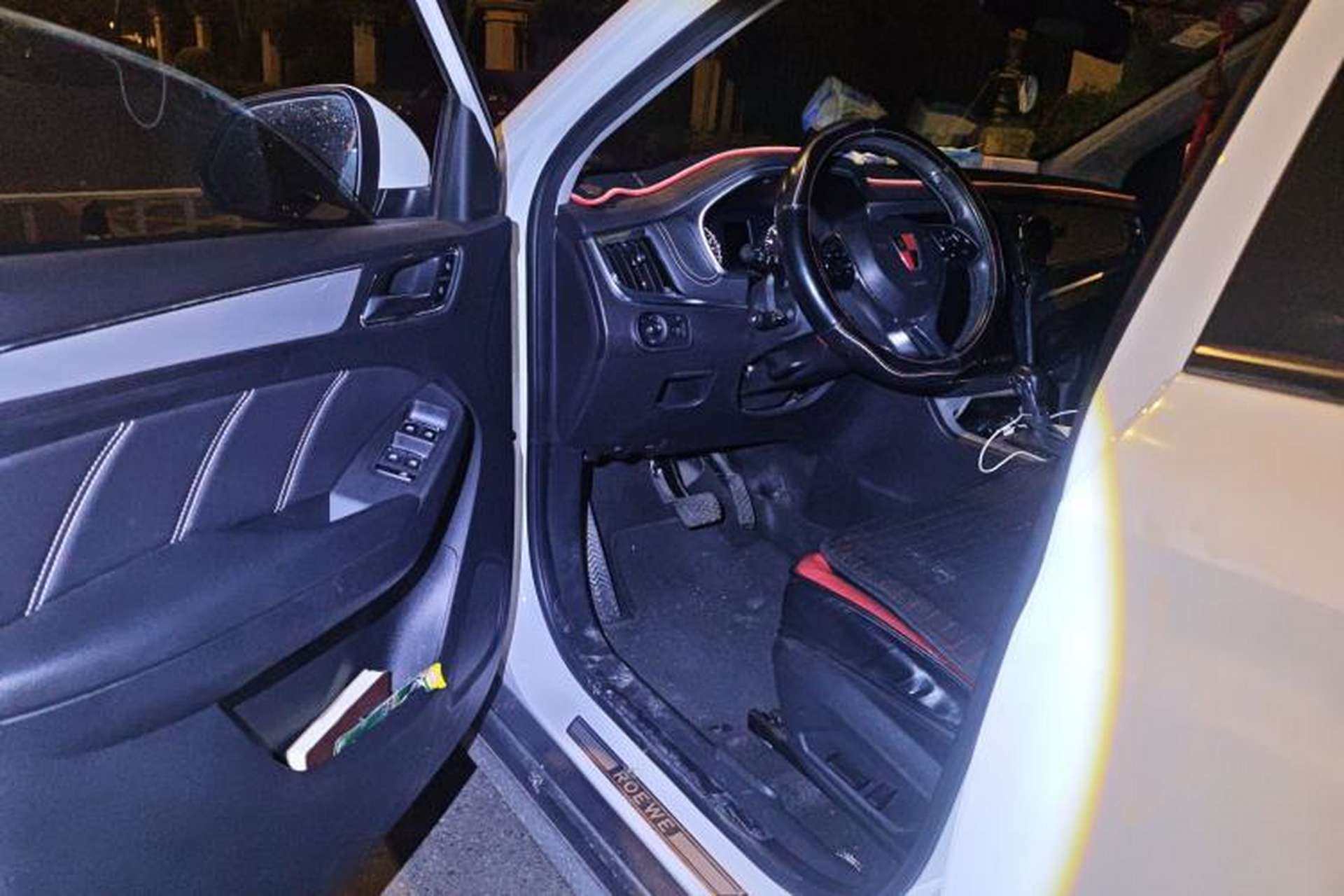 Used Roewe RX5 2019 20T Two-Wheel Drive Automatic Ali Smart Connectivity Platinum Edition Driver Seat