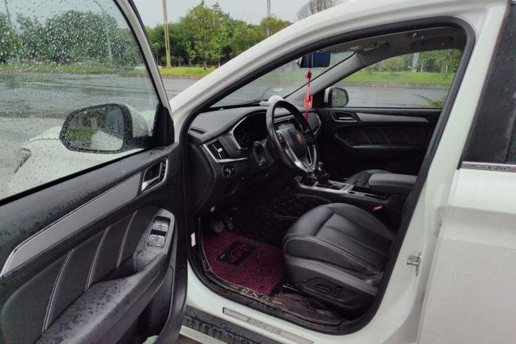 Used Roewe RX5 2019 20T Two-Wheel Drive Automatic 4G Connected Platinum Edition Driver Seat