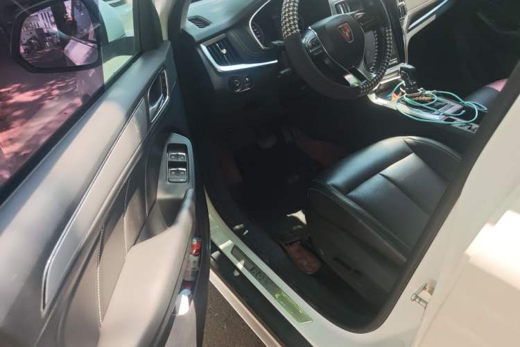 Used Roewe RX5 2019 20T Two-Wheel Drive Automatic 4G Connected Platinum Edition Driver Seat