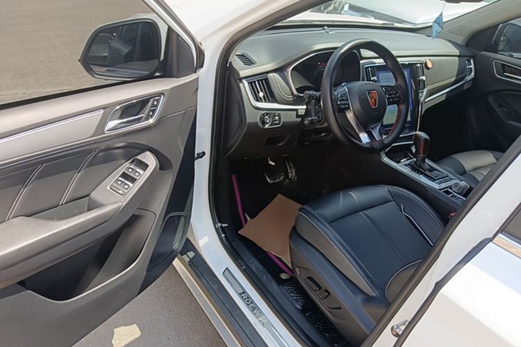 Used Roewe RX5 2019 30T Two-Wheel Drive Automatic Ali SmartConnect Platinum Edition Driver Seat