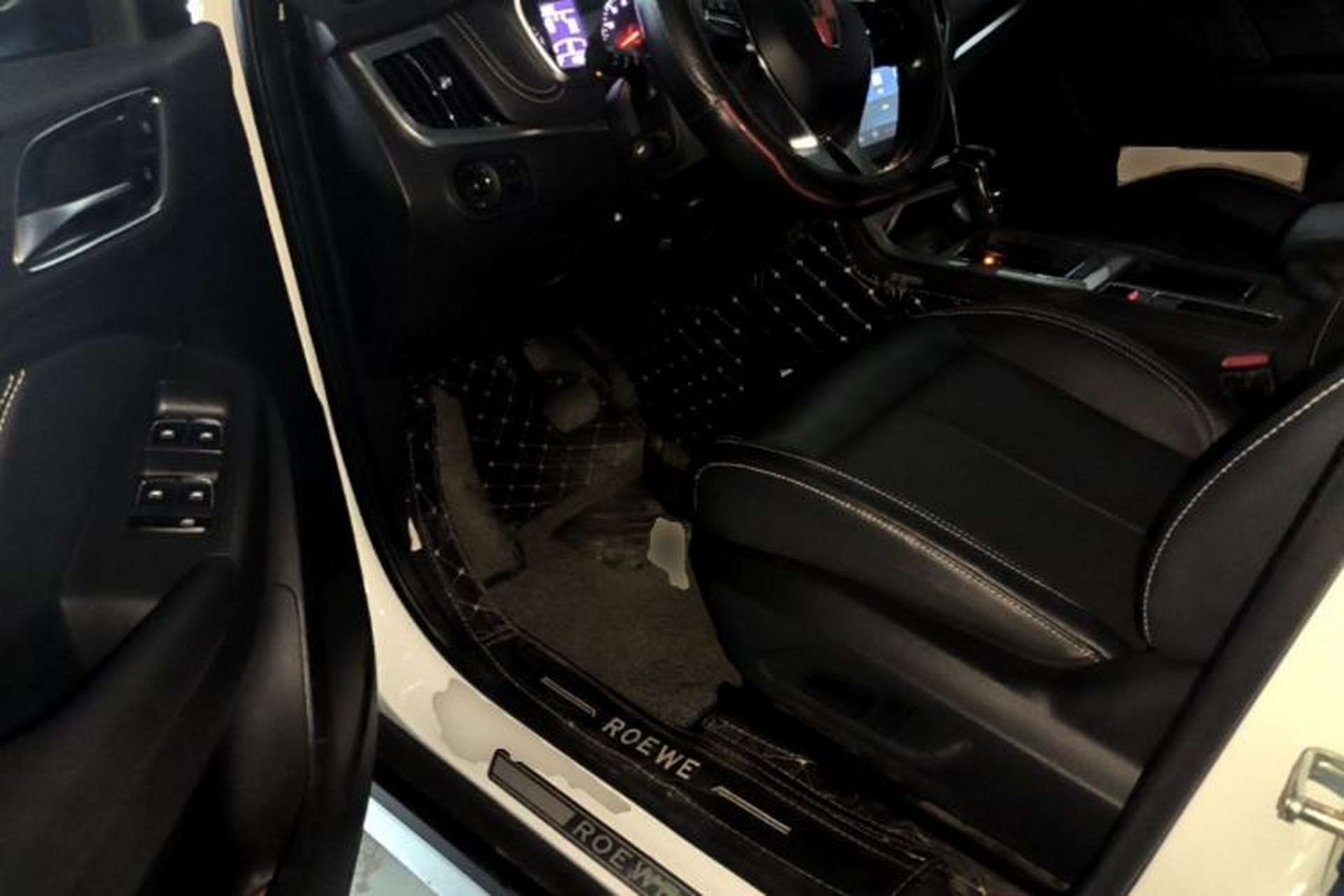 Used Roewe RX5 2019 20T Two-Wheel Drive Automatic 4G Connected Platinum Edition Driver Seat
