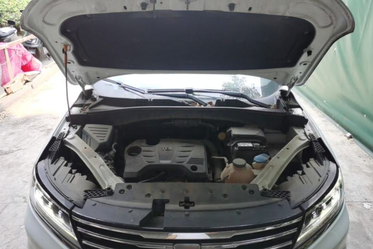 Used Roewe RX5 2019 20T Two-Wheel Drive Automatic 4G Connected Platinum Edition Engine Bay