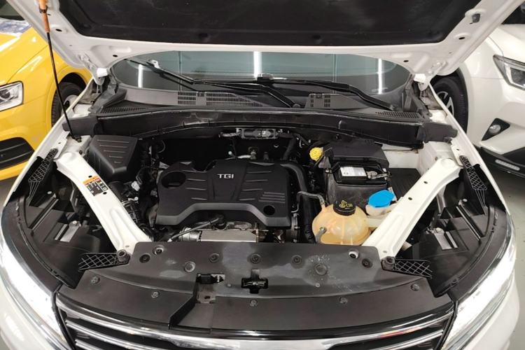 Used Roewe RX5 2019 20T Two-Wheel Drive Automatic 4G Connected Platinum Edition Engine Bay