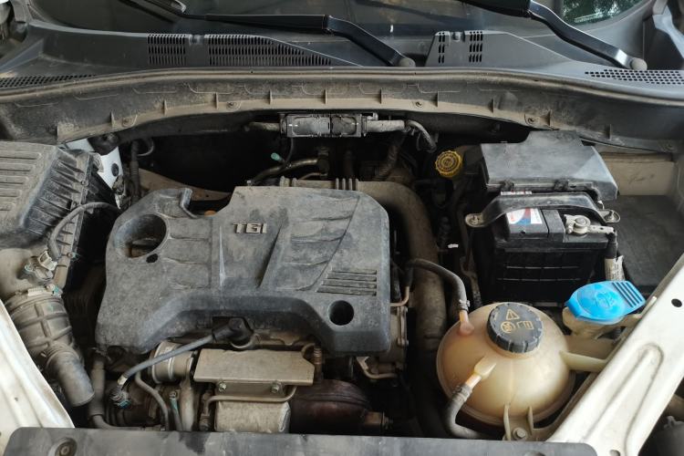 Used Roewe RX5 2019 20T Two-Wheel Drive Automatic 4G Connected Platinum Edition Engine Bay