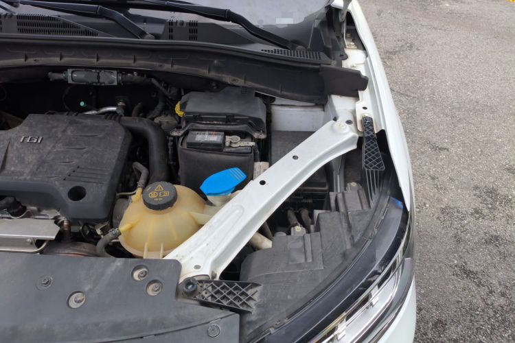 Used Roewe RX5 2019 20T Two-Wheel Drive Automatic 4G Connected Platinum Edition Engine Bay Left