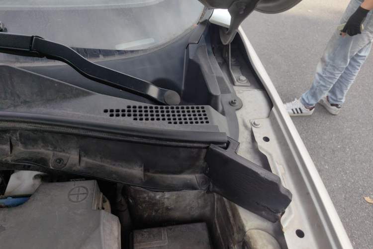 Used Roewe RX5 2019 20T Two-Wheel Drive Manual 4G Connect Platinum Edition Engine Bay Left