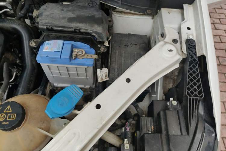 Used Roewe RX5 2019 20T Two-Wheel Drive Automatic 4G Connected Platinum Edition Engine Bay Left