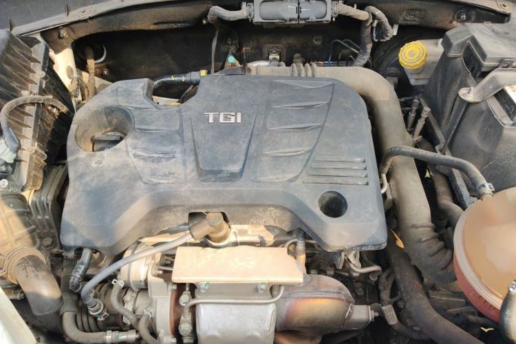 Used Roewe RX5 2019 20T Two-Wheel Drive Automatic 4G Connected Platinum Edition Engine Bay