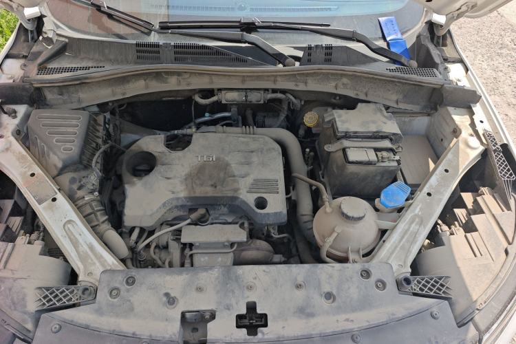Used Roewe RX5 2019 20T Two-Wheel Drive Automatic 4G Connected Platinum Edition Engine Bay