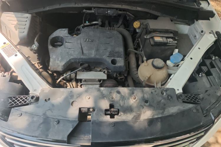 Used Roewe RX5 2019 20T Two-Wheel Drive Automatic 4G Connected Platinum Edition Engine Bay