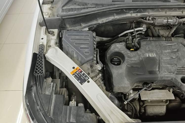 Used Roewe RX5 2019 20T Two-Wheel Drive Automatic 4G Connected Platinum Edition Engine Bay Right