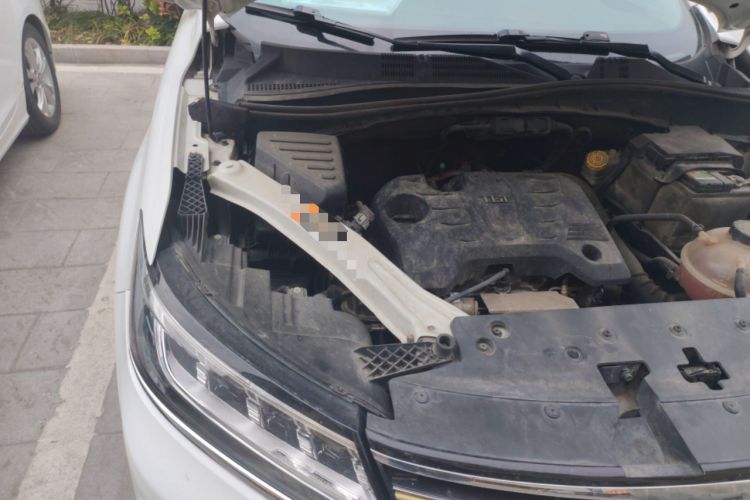 Used Roewe RX5 2019 20T Two-Wheel Drive Automatic 4G Connected Platinum Edition Engine Bay Right