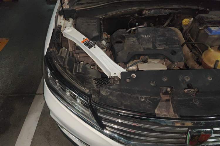 Used Roewe RX5 2019 20T Two-Wheel Drive Automatic 4G Connected Platinum Edition Engine Bay Right