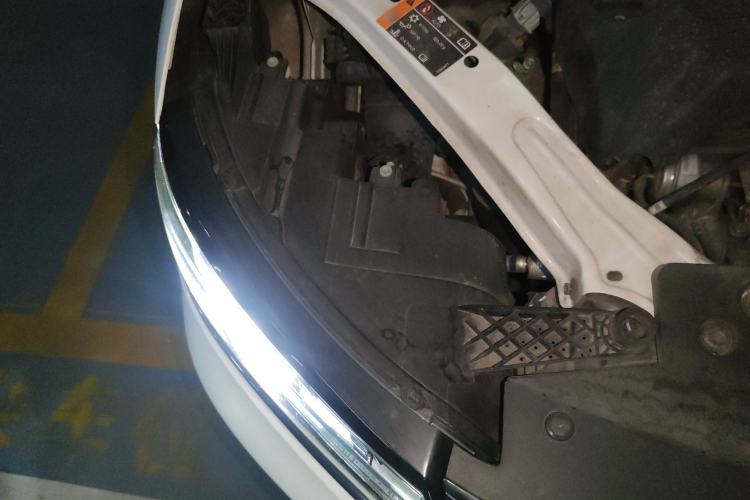 Used Roewe RX5 2019 20T Two-Wheel Drive Automatic 4G Connected Platinum Edition Engine Bay Right