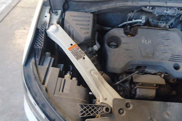 Used Roewe RX5 2019 20T Two-Wheel Drive Automatic 4G Connected Platinum Edition Engine Bay Right