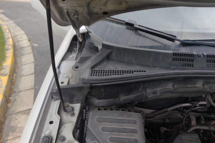 Used Roewe RX5 2019 20T Two-Wheel Drive Manual 4G Connect Platinum Edition Engine Bay Right