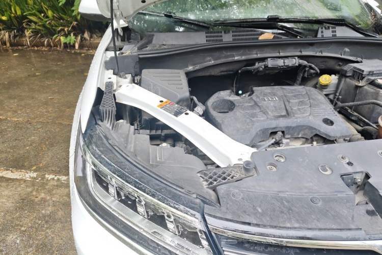 Used Roewe RX5 2019 20T Two-Wheel Drive Automatic 4G Connected Platinum Edition Engine Bay Right