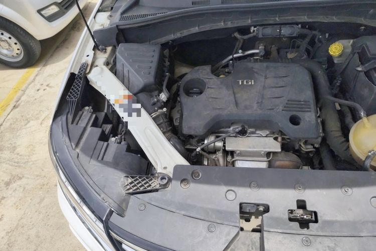 Used Roewe RX5 2019 20T Two-Wheel Drive Automatic 4G Connected Platinum Edition Engine Bay Right