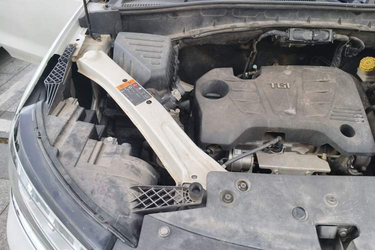 Used Roewe RX5 2019 20T Two-Wheel Drive Automatic Ali Smart Connectivity Platinum Edition Engine Bay Right
