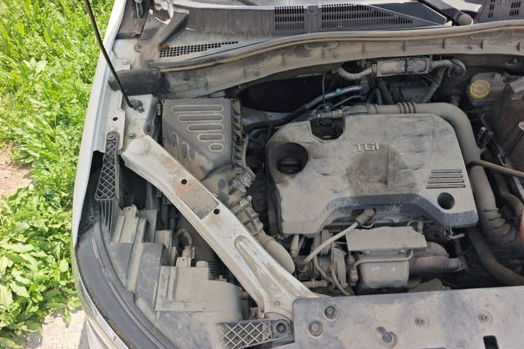 Used Roewe RX5 2019 20T Two-Wheel Drive Automatic 4G Connected Platinum Edition Engine Bay Right