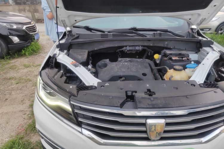 Used Roewe RX5 2019 20T Two-Wheel Drive Manual 4G Connect Platinum Edition Engine Bay Right