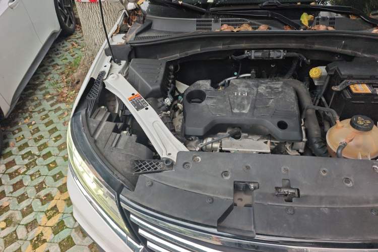 Used Roewe RX5 2019 20T Two-Wheel Drive Automatic Ali Smart Connectivity Platinum Edition Engine Bay Right