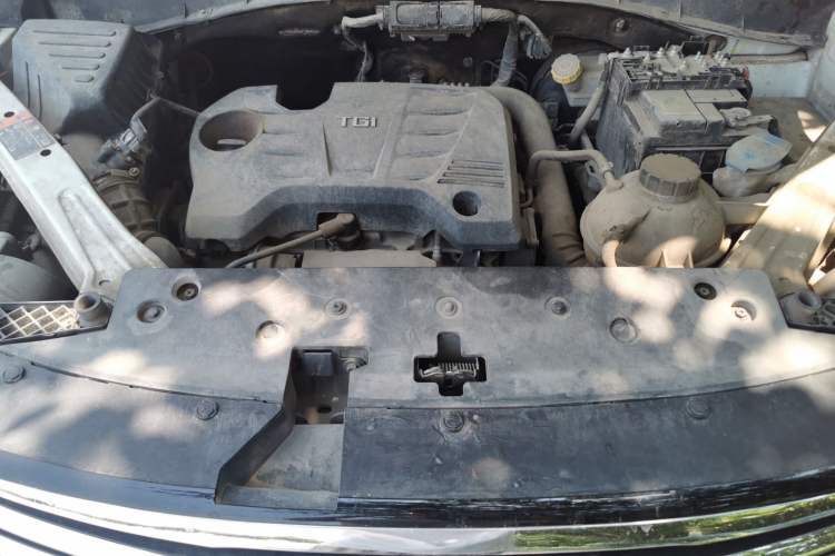 Used Roewe RX5 2019 20T Two-Wheel Drive Manual Ali Smart Network Platinum Edition Engine Bay