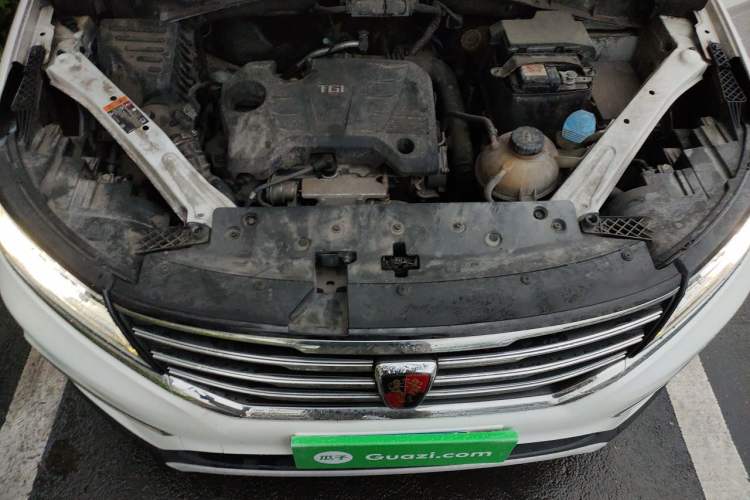 Used Roewe RX5 2019 20T Two-Wheel Drive Automatic 4G Connected Platinum Edition Engine Bay