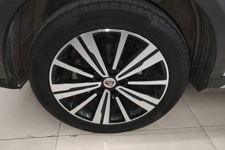 Used Roewe RX5 2019 20T Two-Wheel Drive Automatic 4G Connected Platinum Edition Exterior 1