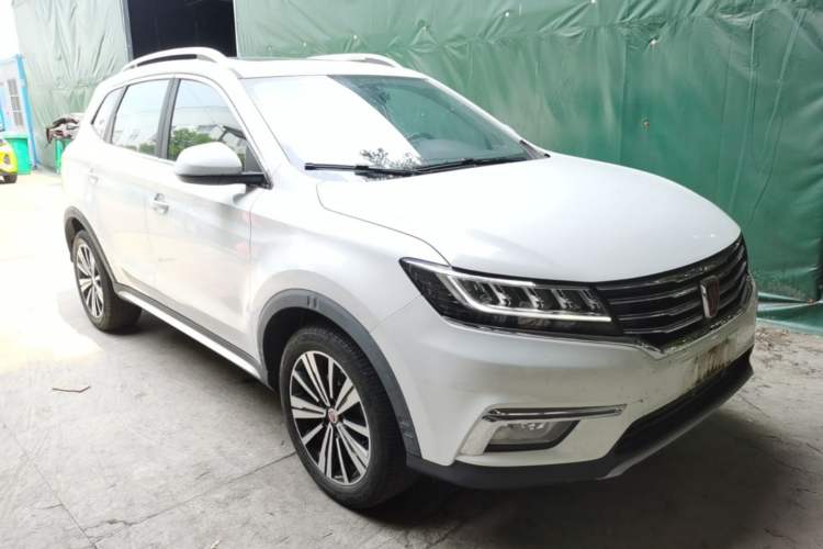 Used Roewe RX5 2019 20T Two-Wheel Drive Automatic 4G Connected Platinum Edition Front Right 45 Deg