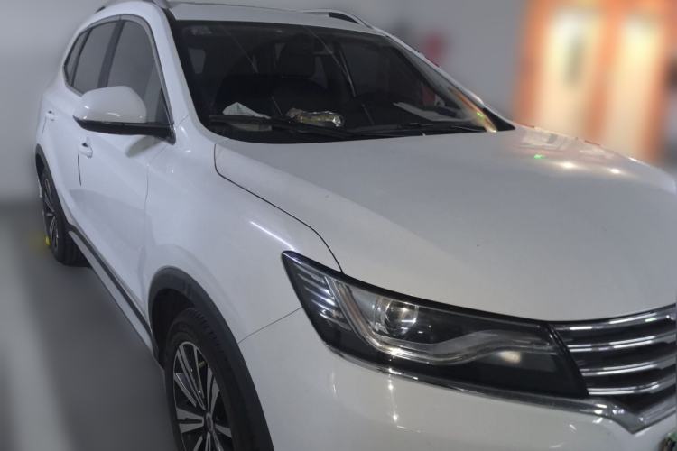 Used Roewe RX5 2019 20T Two-Wheel Drive Manual 4G Connect Platinum Edition Front Right 45 Deg