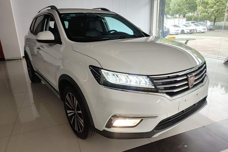 Used Roewe RX5 2019 20T Two-Wheel Drive Automatic 4G Connected Platinum Edition Front Right 45 Deg