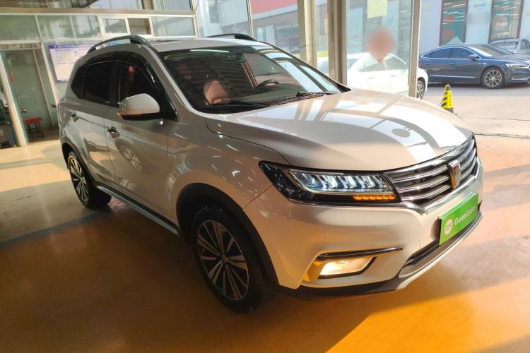 Used Roewe RX5 2019 20T Two-Wheel Drive Automatic 4G Connected Platinum Edition Front Right 45 Deg