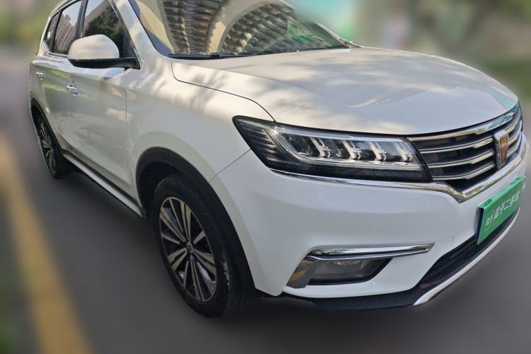 Used Roewe RX5 2019 20T Two-Wheel Drive Automatic 4G Connected Platinum Edition Front Right 45 Deg
