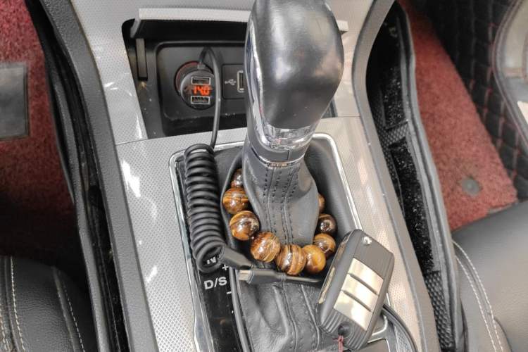 Used Roewe RX5 2019 20T Two-Wheel Drive Automatic 4G Connected Platinum Edition Gear Lever